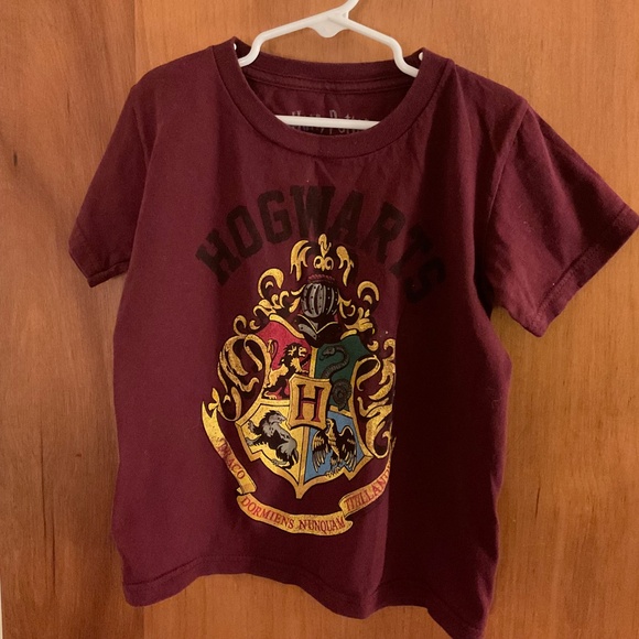 Harry Potter Hogwarts Maroon T Shirt Kids Sz XXS (4/5) Short Sleeves 100% Cotton - Picture 7 of 8